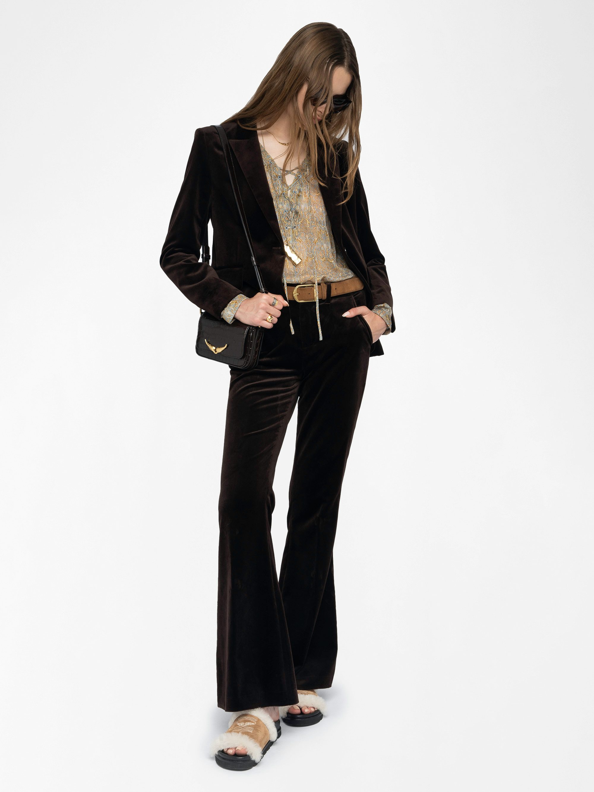 Prevy Velours Trousers - Tailored trousers in smooth velvet, low-waisted, flared and multi-pocketed.